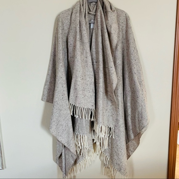 Clifford & Wills Poncho/Cape with Tie Scarf & Fringe - Picture 2 of 12